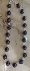 Pyrop-Rosenquarz Collier 12 mm-6 mm
