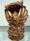 Garuda Suar Holz